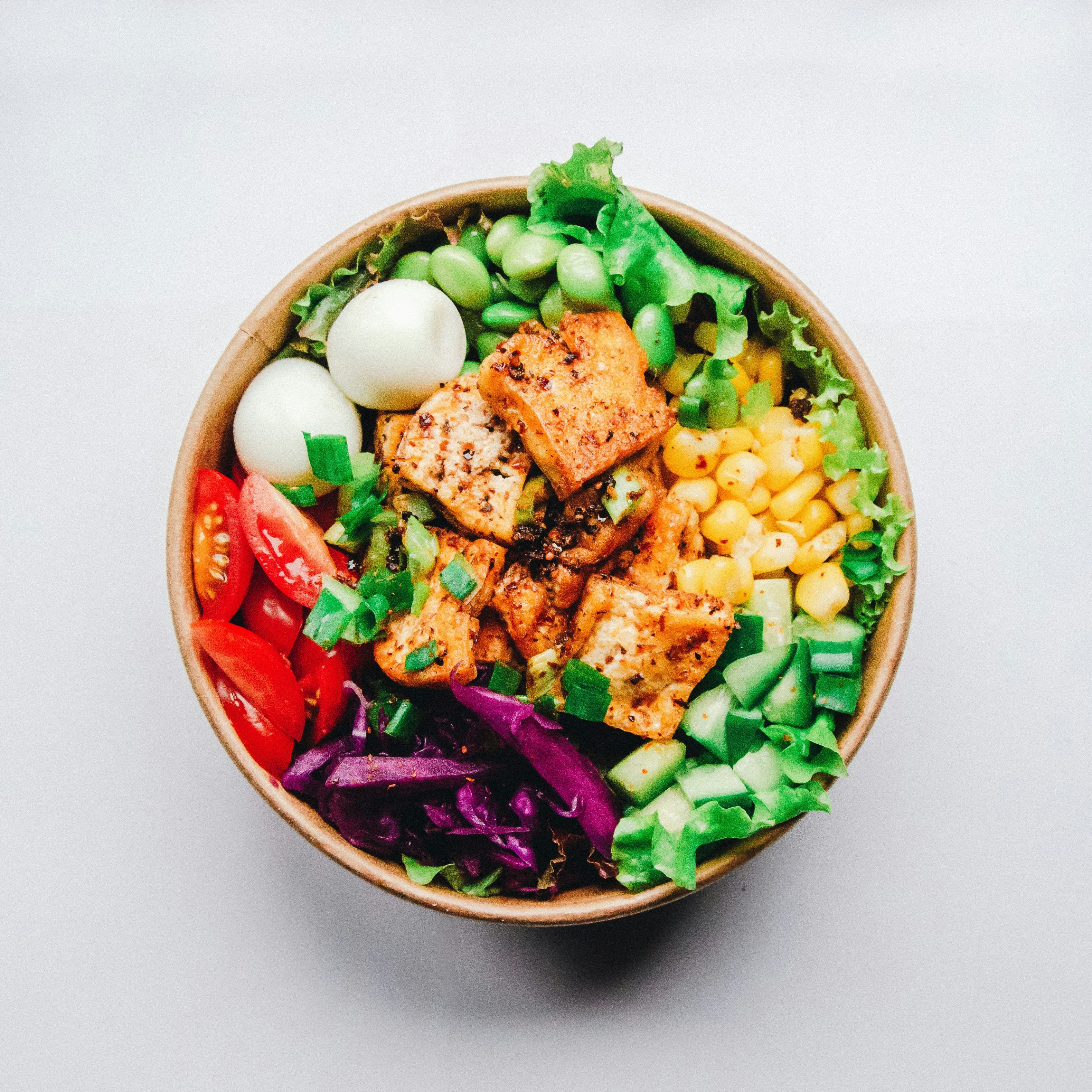 Fresh food bowl representing the food and beverage industry